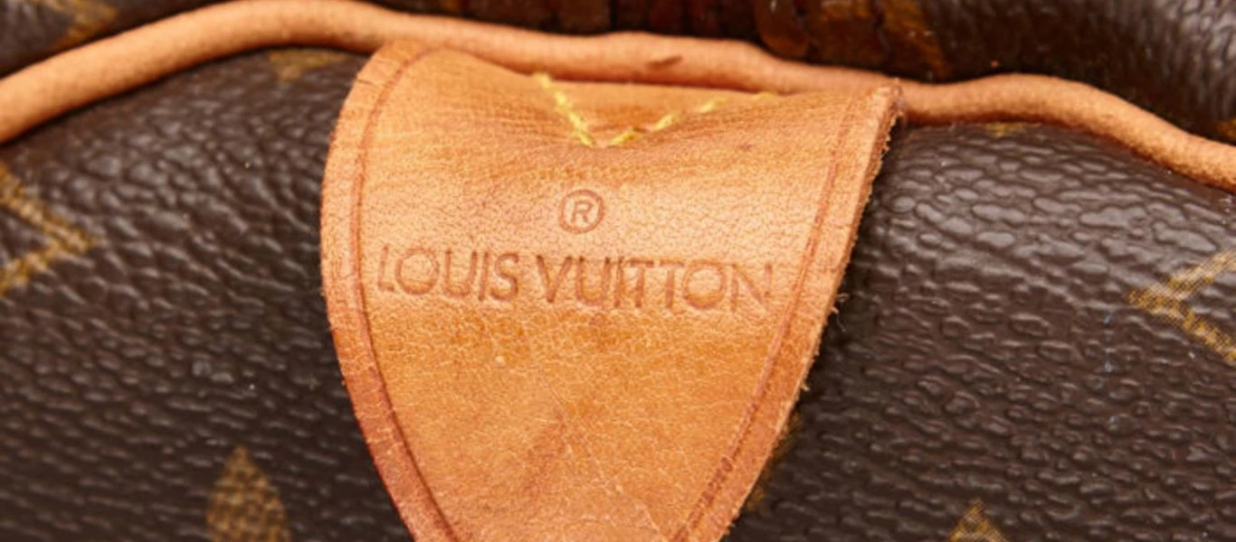 Ιερέας ανέβασε φωτογραφίες φορώντας Gucci και Louis Vuitton και προκάλεσε «πανικό» στη ρώσικη εκκλησία (φωτο)